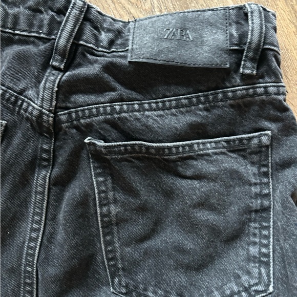 Zara black mom fit jeans size 4 - Picture 3 of 3